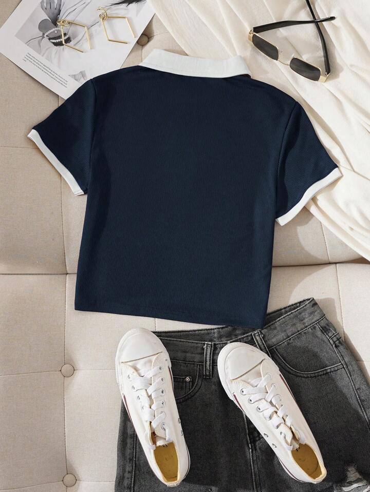 Women Letter Contrast Trim Polo Neck Tee