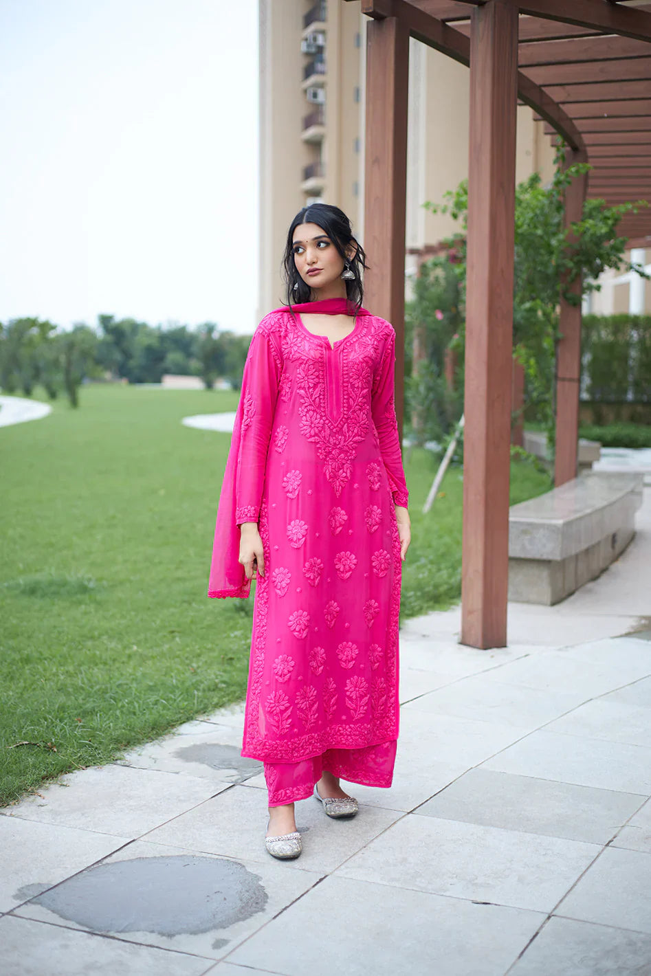Elegant Pink Floral Embroidered Kurta Pant Set with Dupatta