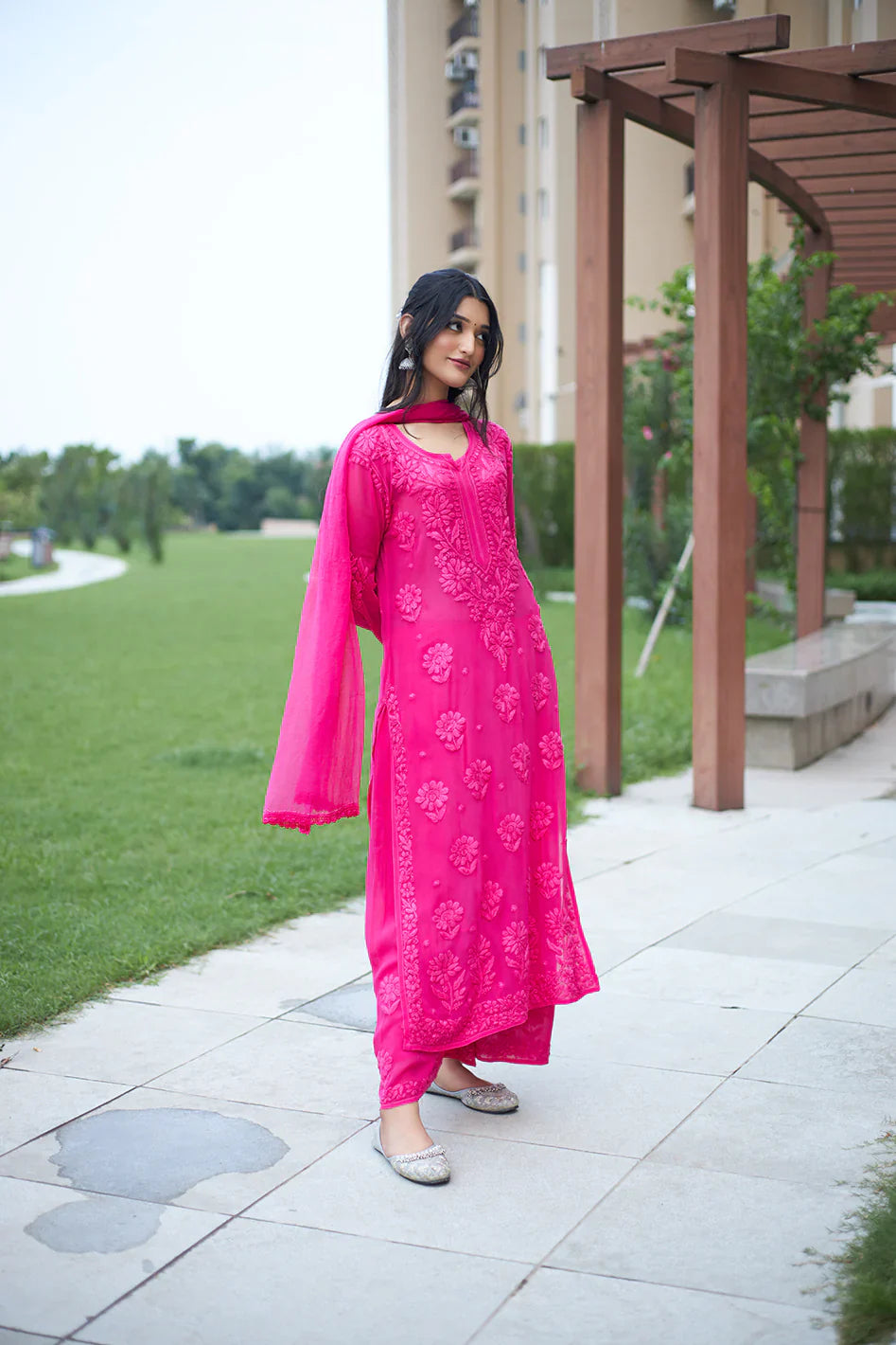 Elegant Pink Floral Embroidered Kurta Pant Set with Dupatta
