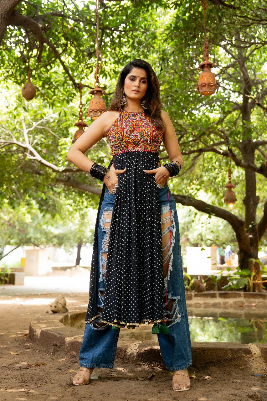 Women Gamthi Work Kurta