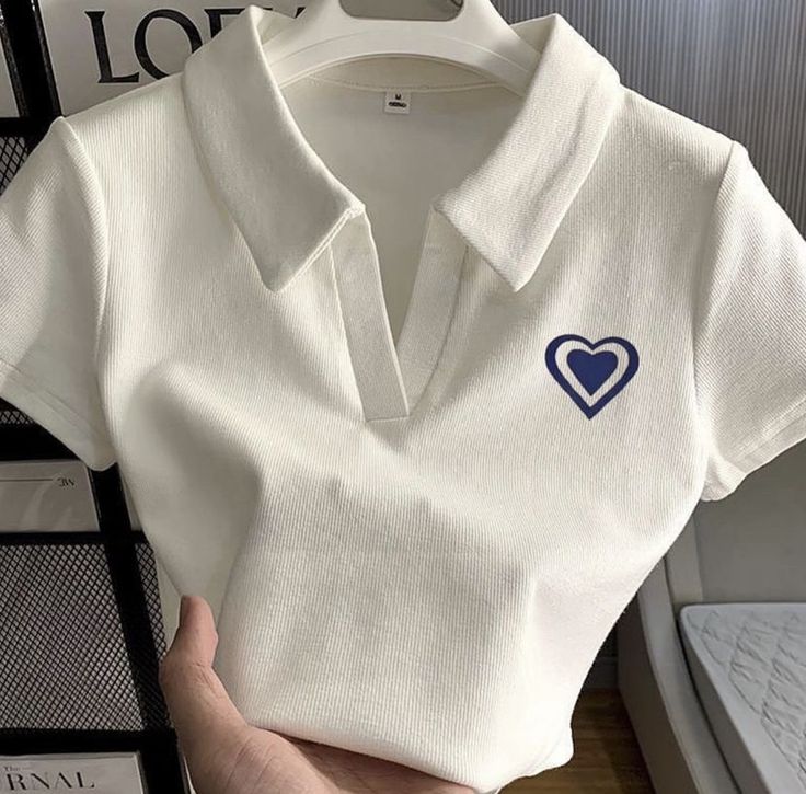 Women Polo Collar Heart Embroidery T-shirt